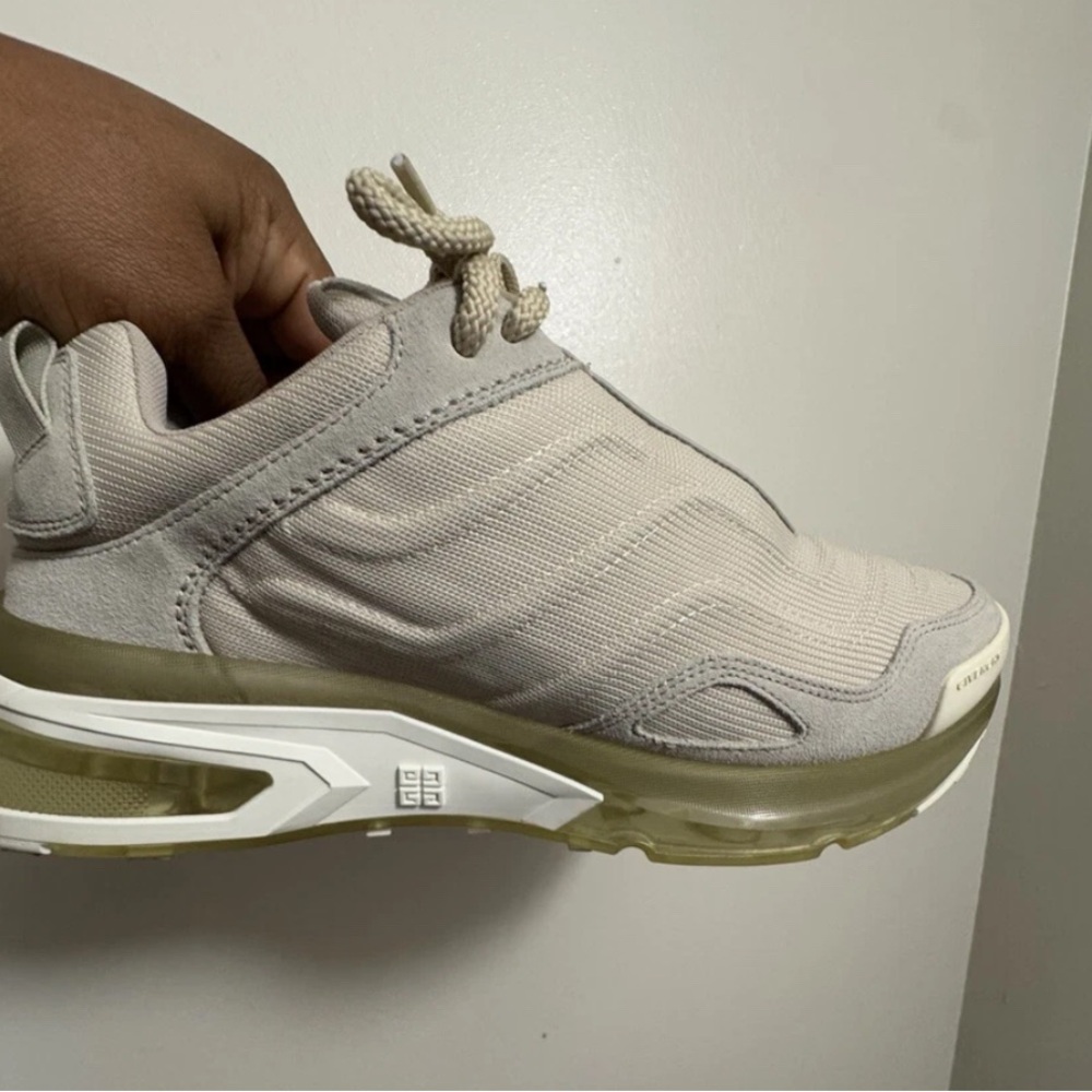 Givenchy GIV 1 Light Sneakers in Cream - Picture 4 of 9